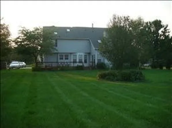 9 Cliffside Dr, Stewartsville, NJ 08886