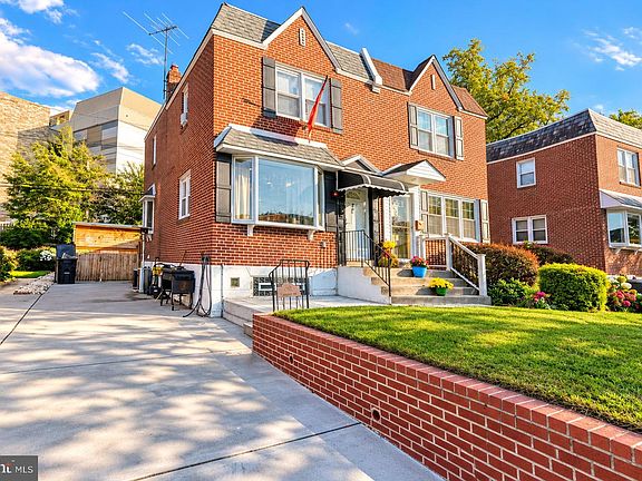 4th image of 7651 Burholme Ave