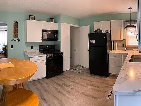 5th image of 455 Acacia Dr