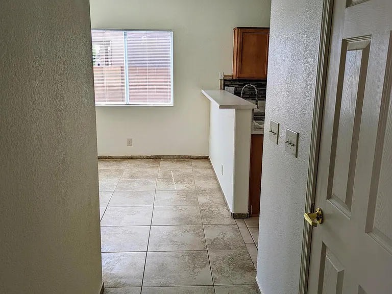 1008 Kiska St NW — Photo 8