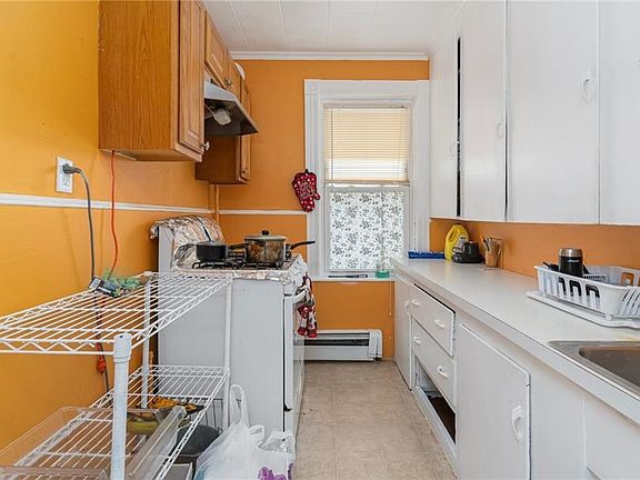 2nd image of 995 Social St