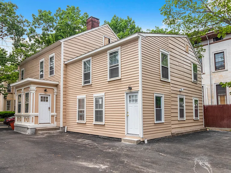 601 Chapel St #B — Photo 3