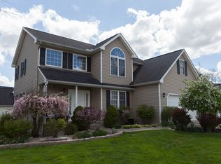 101 W Pointe Ct, Chardon, OH 44024