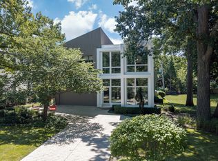 246 Beach Rd, Glencoe, IL 60022