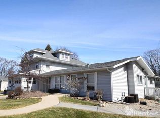 129 N Main St APT 1, Verona, WI 53593