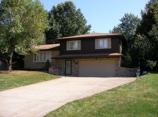 5485 Apple Ridge Cir, Clinton, OH 44216