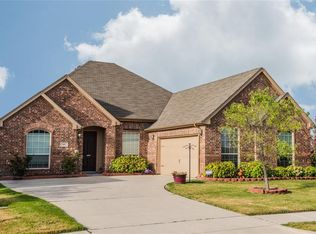 800 Peach Ln, Burleson, TX 76028