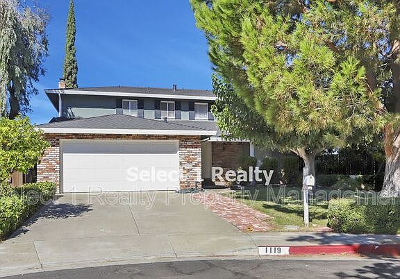 3rd image of 1119 Albans Ct