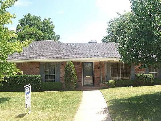 1st image of 4906 Lake Englewood Dr