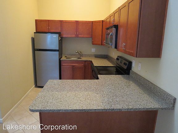 5th image of 11318 NE 67th St #10380553