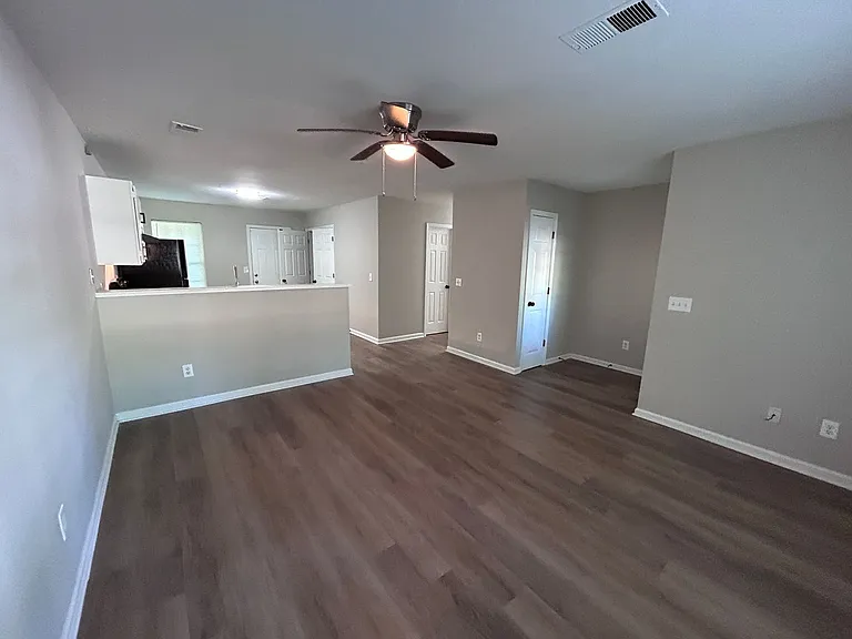 2318 Purdy Ave — Photo 12