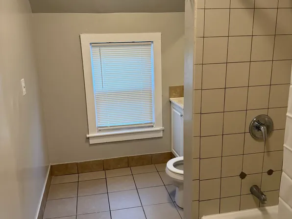 549 W Maple St #2, Milwaukee, WI 53204