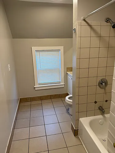 549 W Maple St #2 Photo 1