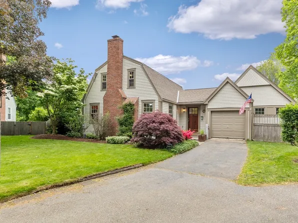 15 Hawthorne Rd, Hingham, MA 02043