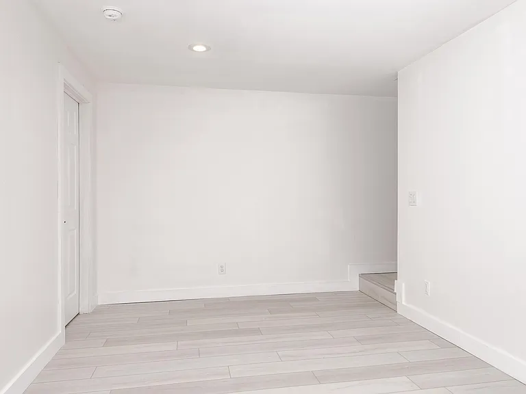 2805 Gill St — Photo 30