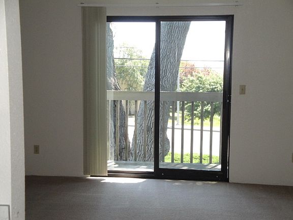 5th image of 440 SE Barrington Dr APT A202