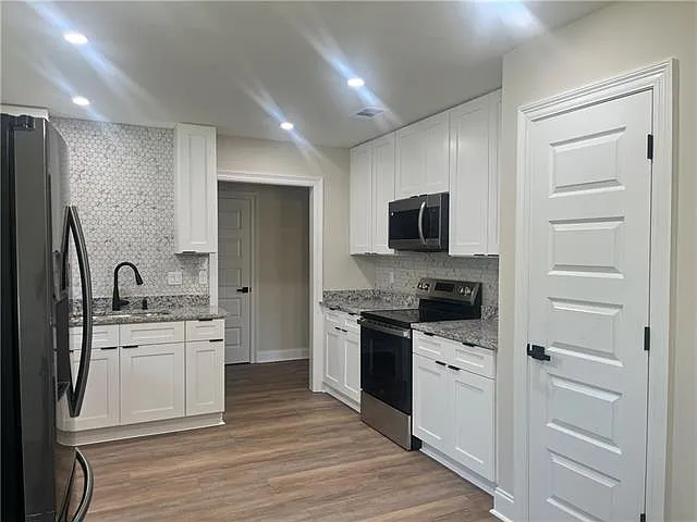 4 bed, 2.0 bath, 1800 sqft, $2,200 — Photo 4