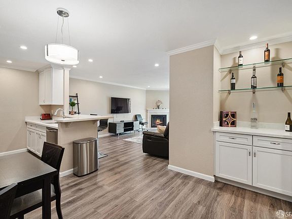 2nd image of 391 Mandarin Dr APT 309
