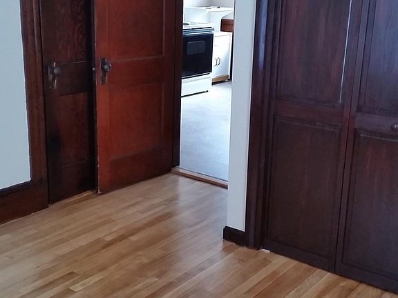 5th image of 39 Lamoille Ave
