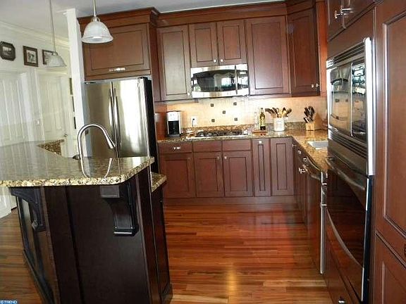 4th image of 1140 Balfour Cir