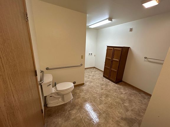 5th image of 731 Illinois Ave NW #5