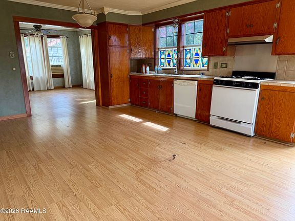 3rd image of 214 N Landry Dr