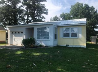 313 Snow Hill St, Ayden, NC 28513