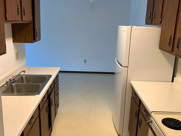 3rd image of 1510 11th Ave NE #19