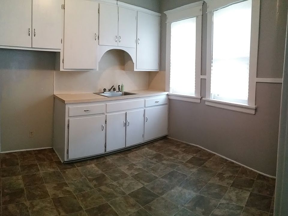 1st image of 28 Dismonda St Lowr #