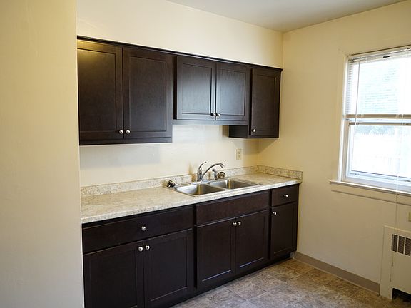 5th image of 1835 Randolph Ave APT 8