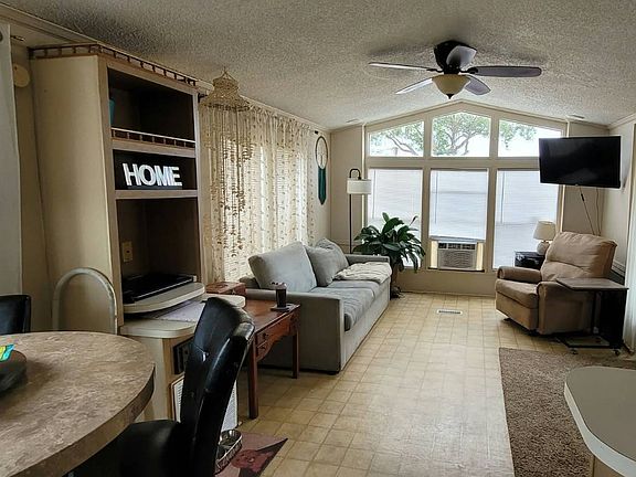 4th image of 614 Conroy Ave #614