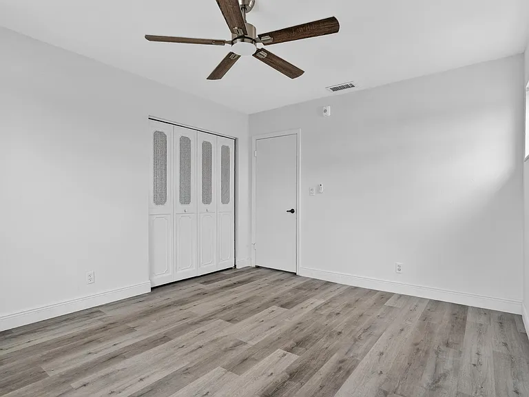 495 SE 8th St #242 — Photo 18