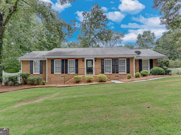 3705 Arrowhead Pl, Gainesville, GA 30506