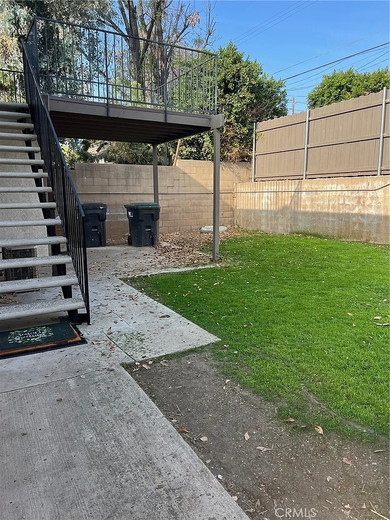 3 bed, 1200 sqft, $3,300 — Photo 1