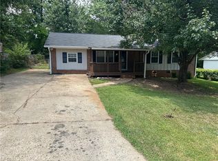 90 Jonathan Rd, Riverdale, GA 30274