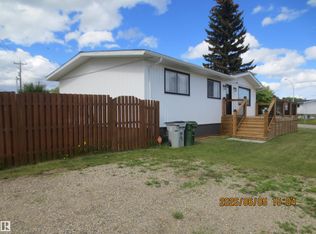 1102 55th St, Edson, AB T7E1J7