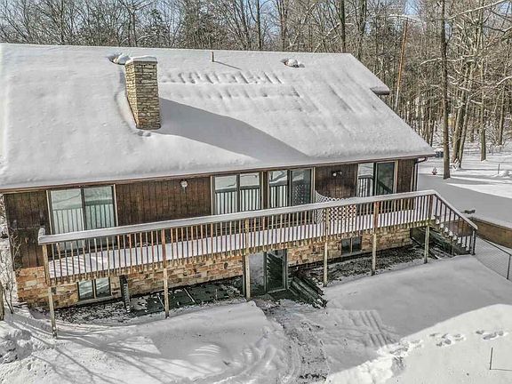 3rd image of 6448 Aspen Dr