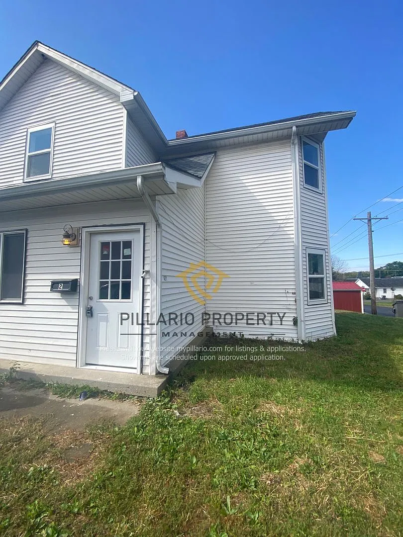 621 W Adams St — Photo 1