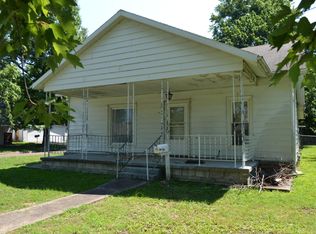 420 N 12th St, Herrin, IL 62948