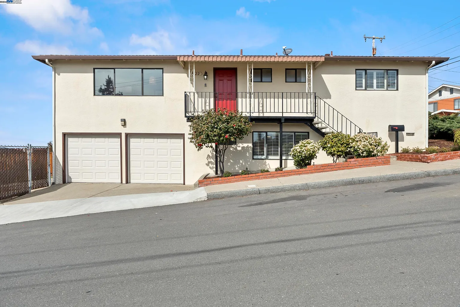 2122 Pico Pl photo 1