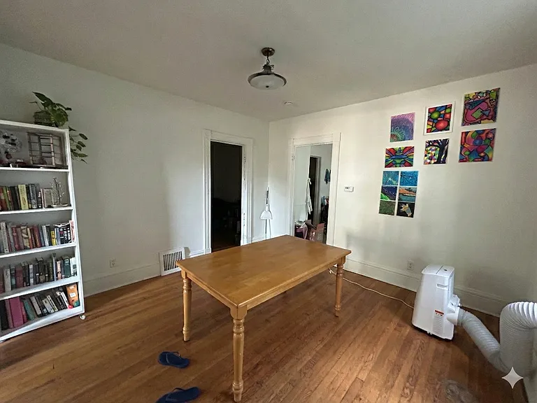 217 N Livingston St — Photo 11