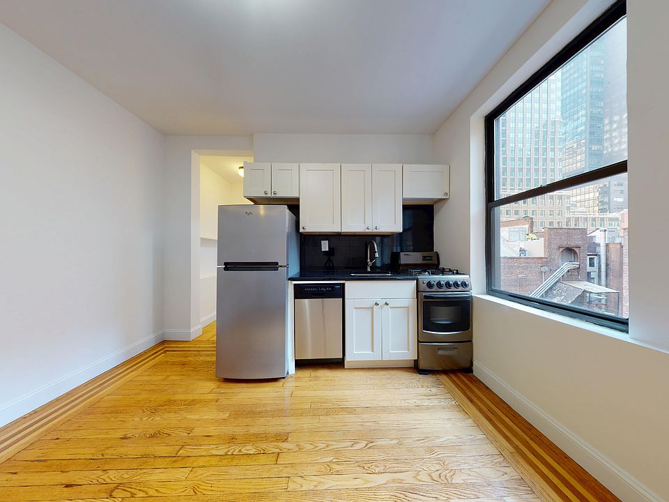 1st image of 245 W 51st St APT 611