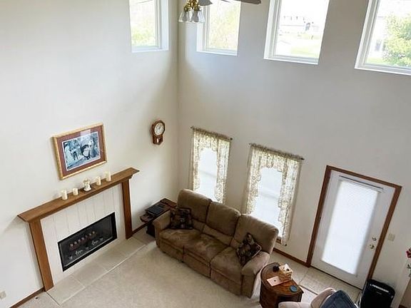 4th image of 174 Keller Dr
