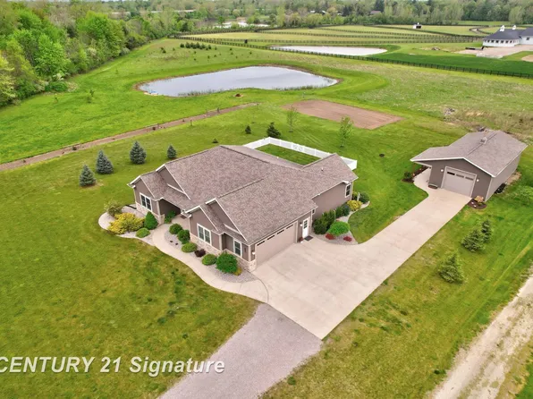 11056 Sarle Rd, Freeland, MI 48623