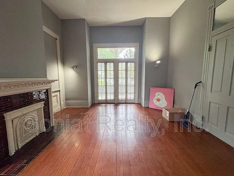 1 bed, 1.0 bath, 700 sqft, $1,300 — Photo 2