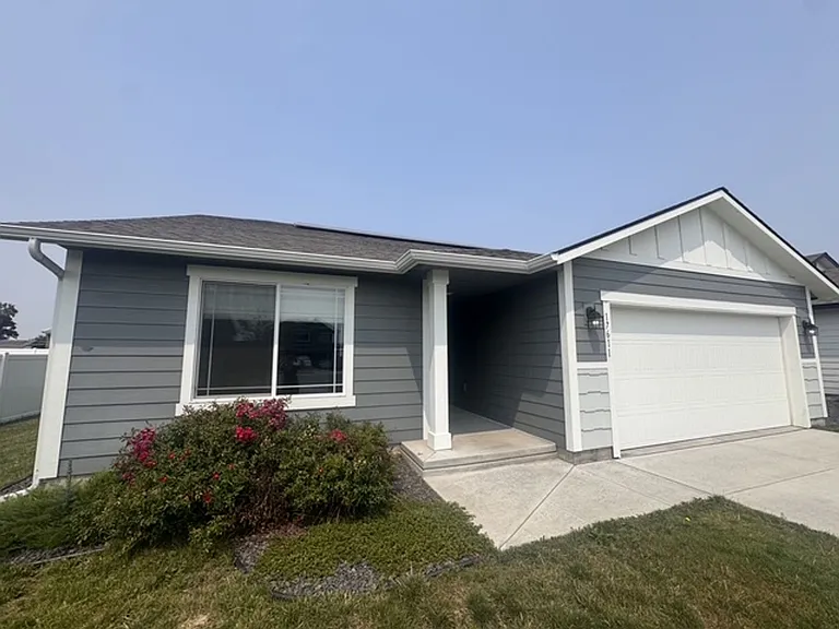 17611 E Maxwell Ave — Photo 1