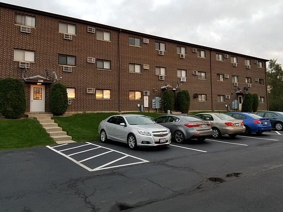 4th image of 1002 Spruce St APT 1A