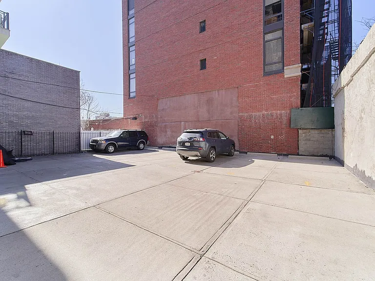 572 5th Ave #4E — Photo 16