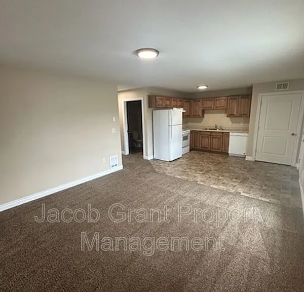 245 Opal Ct #2E — Photo 10