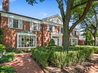 1683 Beaver Pond Rd, Inverness, IL